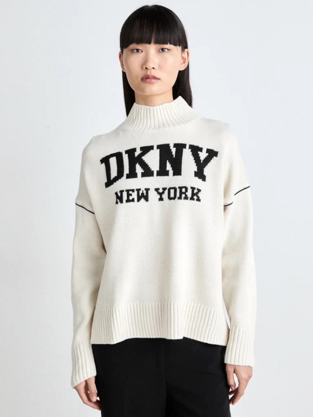 DKNY New York Intarsia Off White & Black Logo Turtleneck Mock Neck, Sz Large NWT